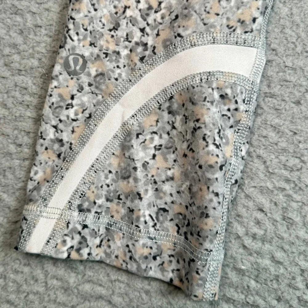 Lululemon Run Inspire Crop II Leggings Womens 4 Petite Fleur Luxtreme Floral